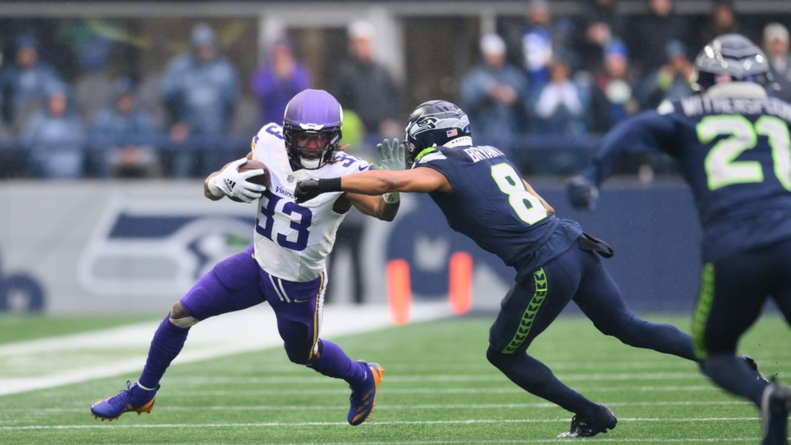 Vikings outlast Seahawks, stay tied atop NFC North