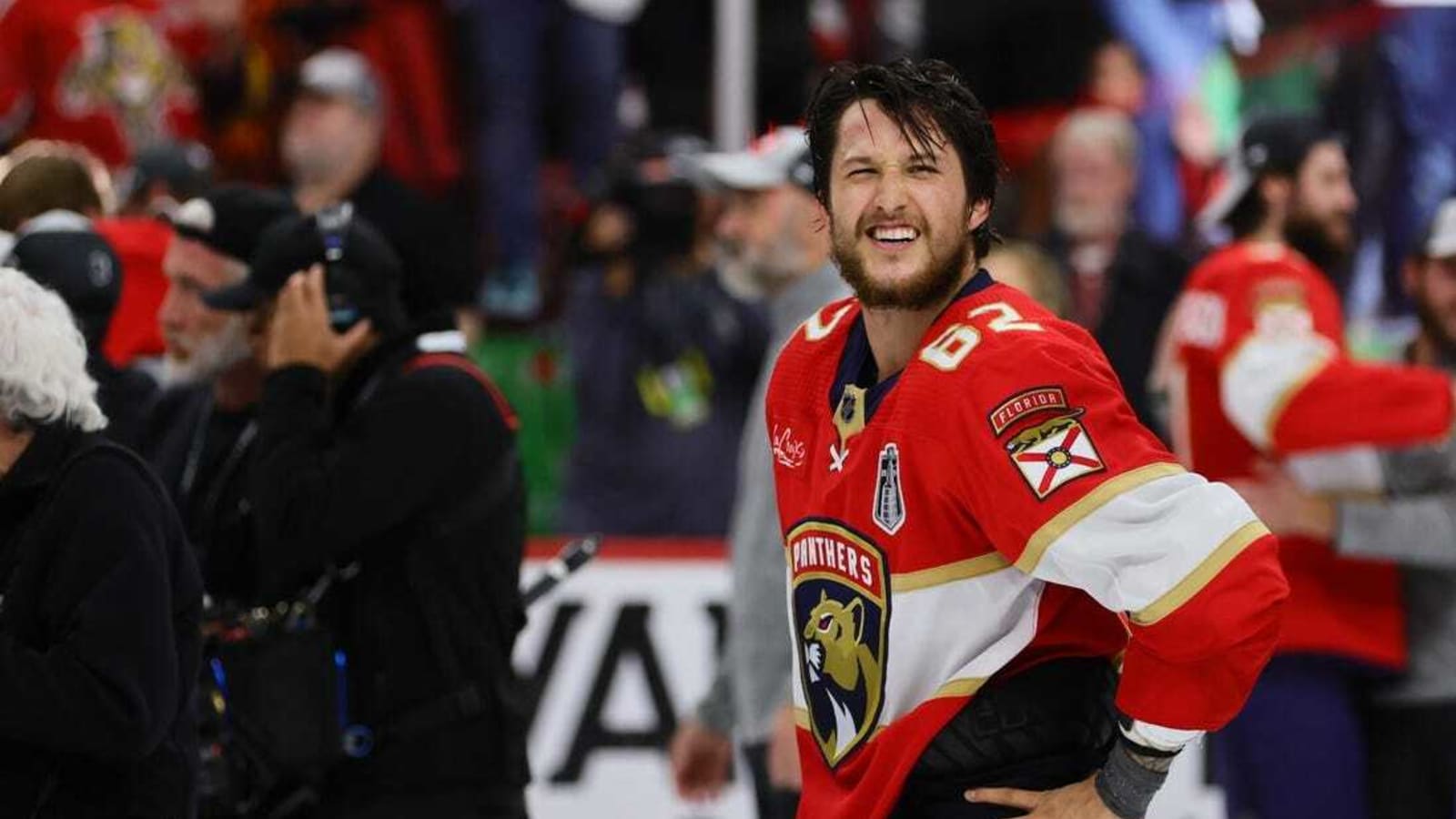 Kraken sign D Brandon Montour, C Chandler Stephenson