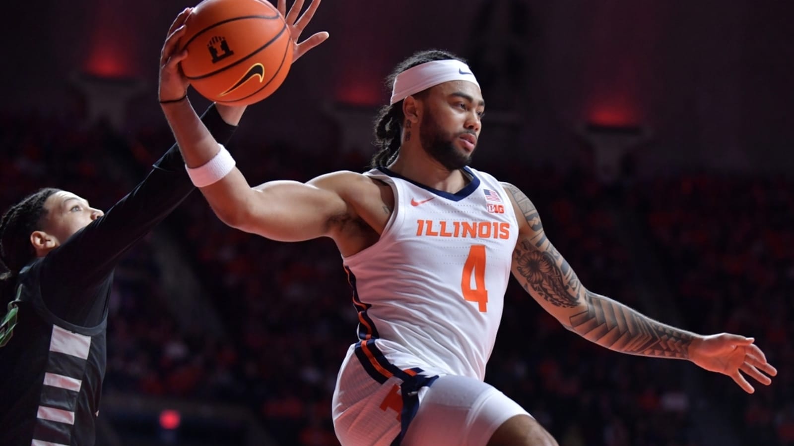 No. 24 Illinois trounces winless Chicago State 117-64