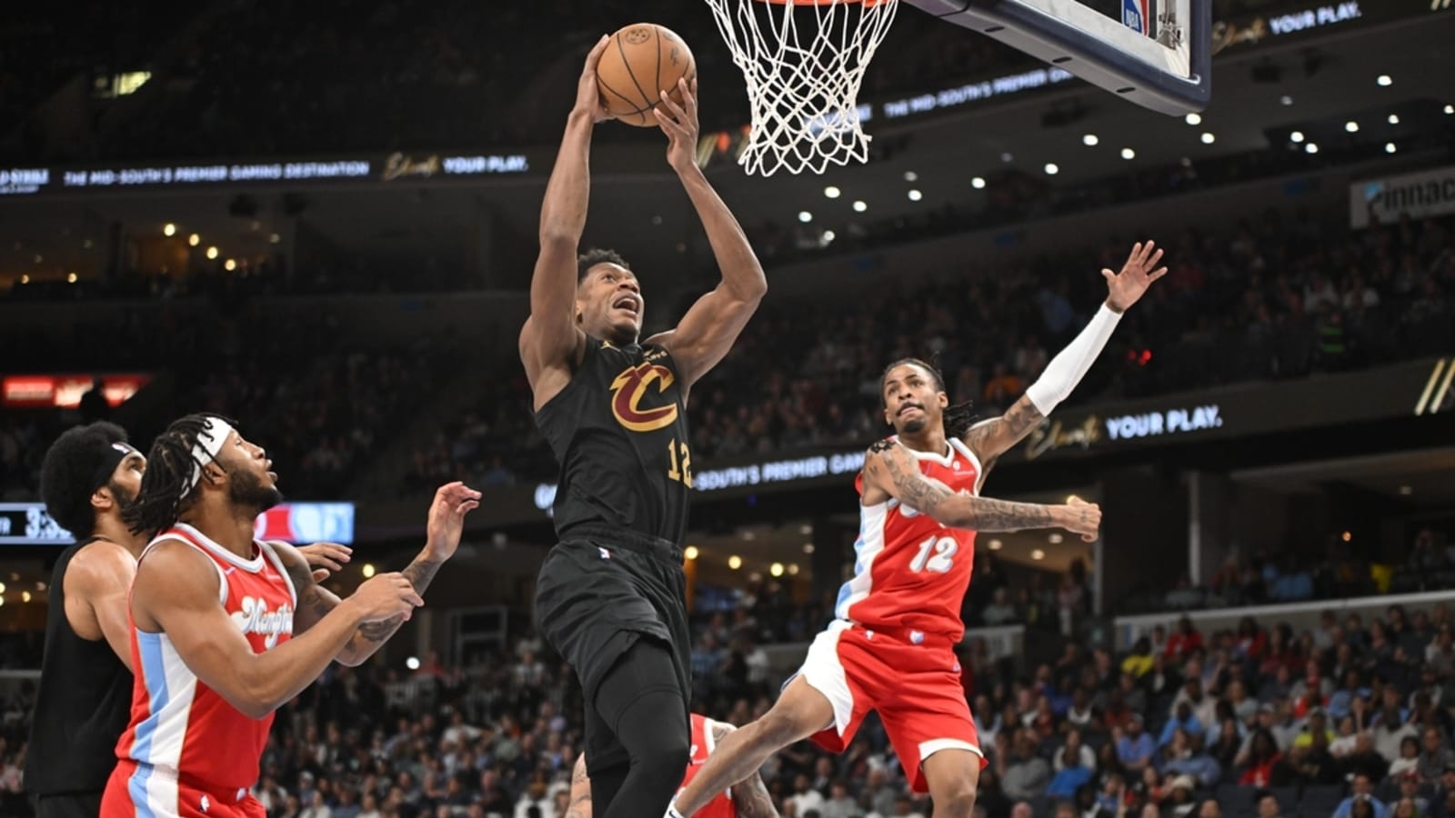 NBA roundup: Cavs win franchise-record 16th straight