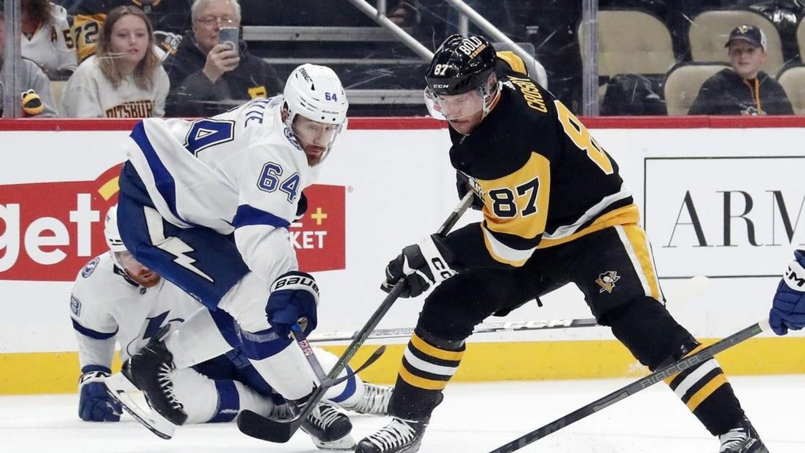 Penguins blow 3-goal lead, then knock off Lightning