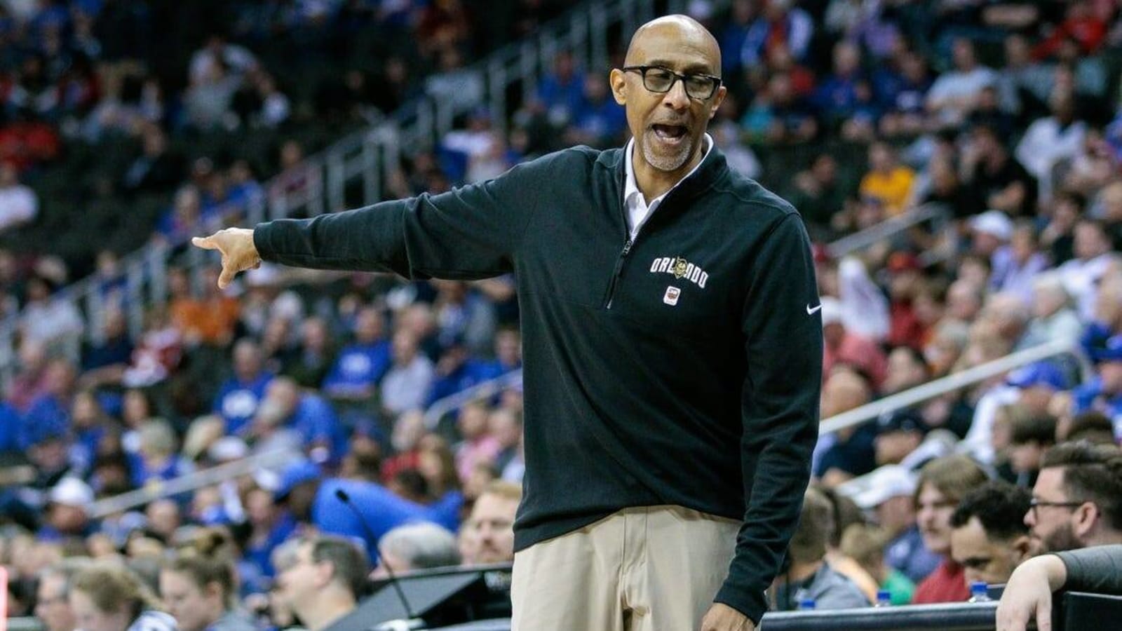 UCF&#39;s Johnny Dawkins inks two-year contract extension