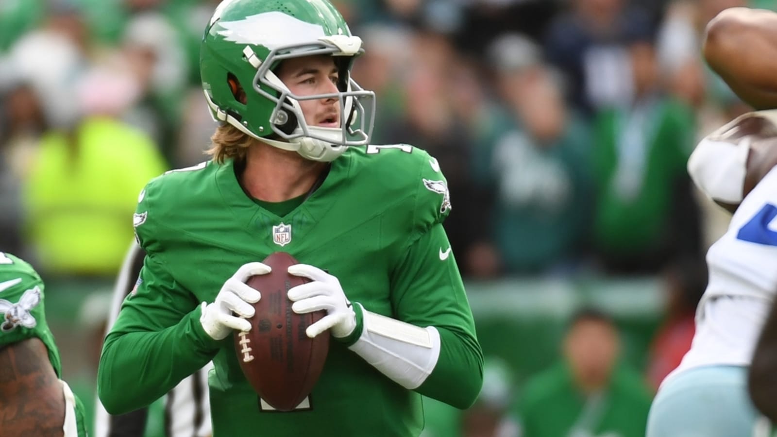 Reports: Browns trade for Eagles QB Kenny Pickett
