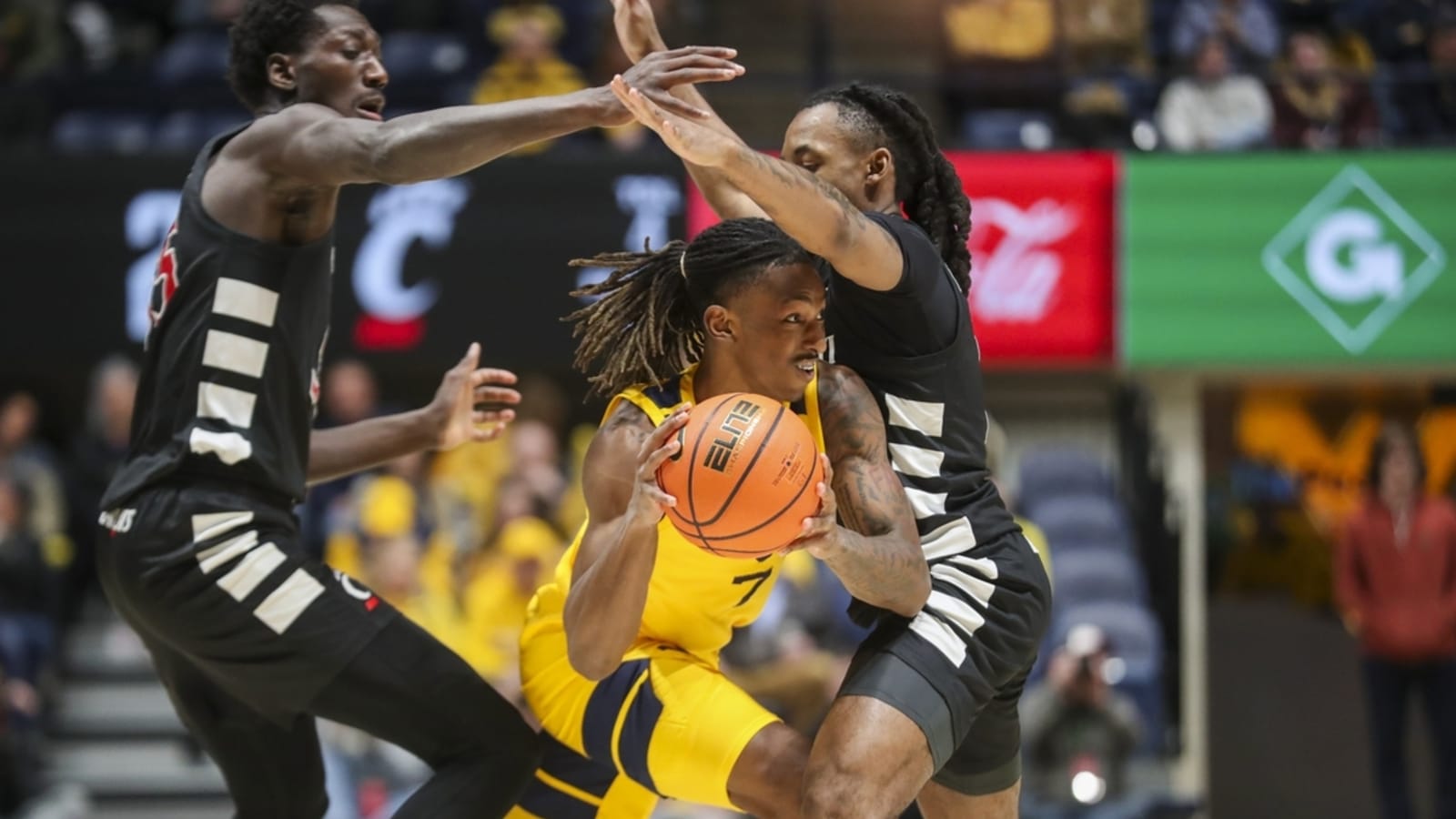 Behind Amani Hansberry&#39;s double-double, WVU downs Cincinnati