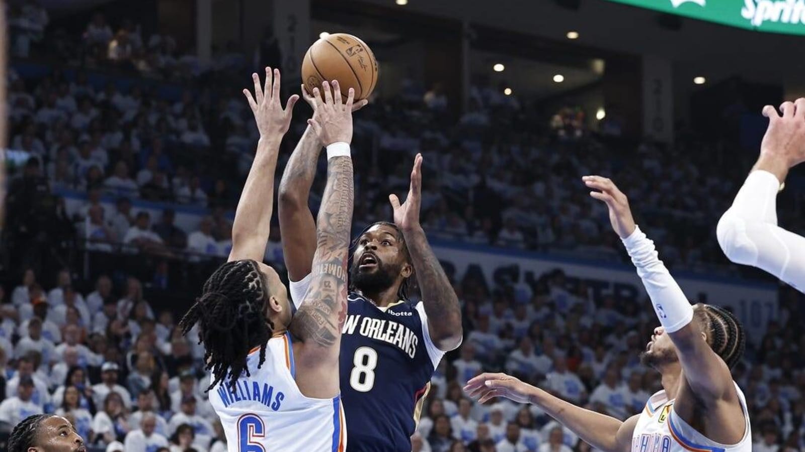 Thunder hold on for Game 1 victory over Pelicans