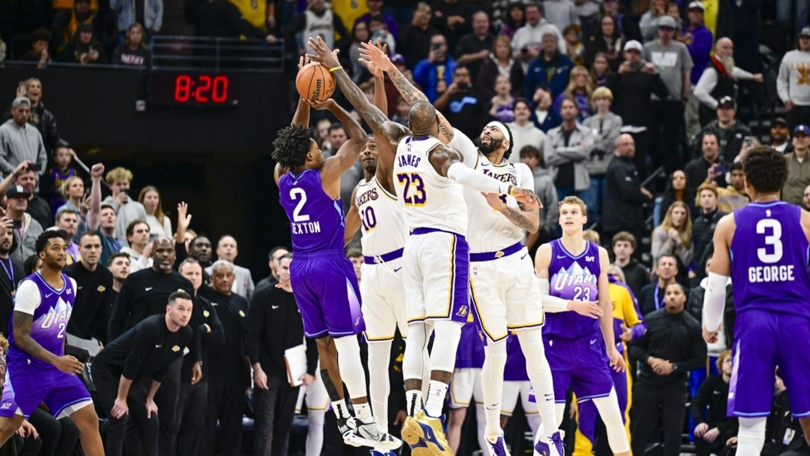 Behind LeBron James, Anthony Davis, Lakers edge Jazz