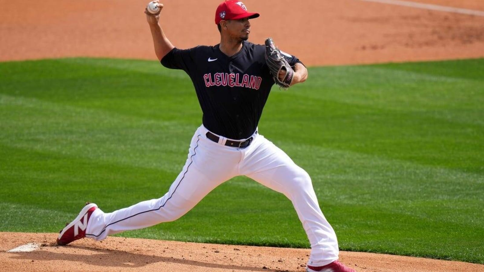 Carlos Carrasco aims to send Guardians to sweep of A&#39;s