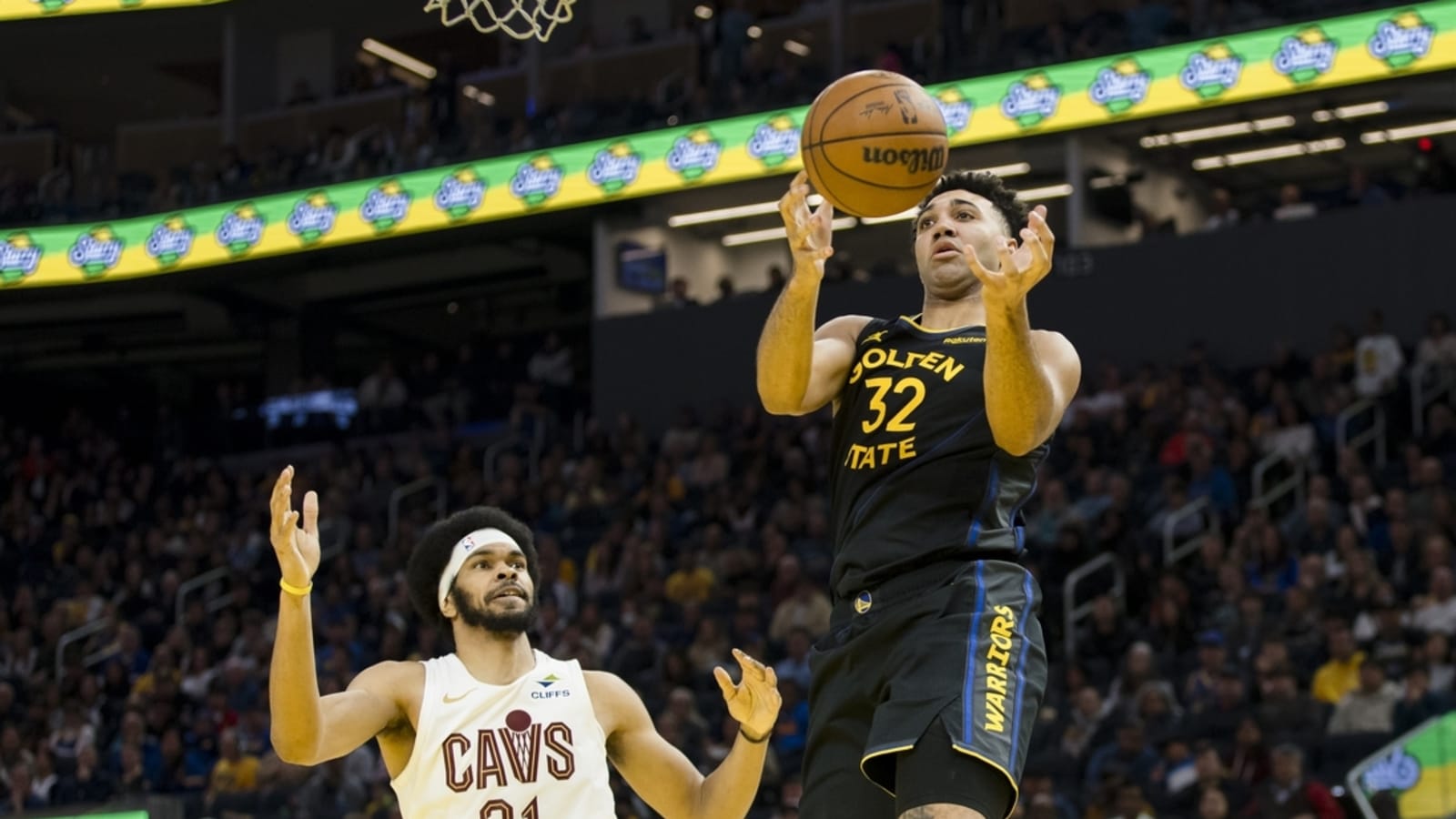 Streaking Cavaliers cruise to win over Warriors