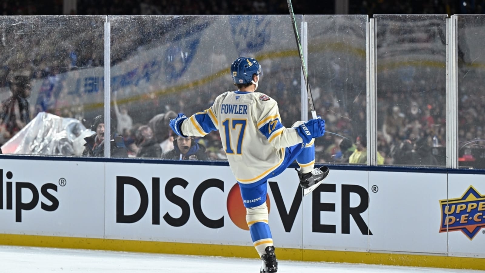 Cam Fowler shines in 1,000th game to lead Blues past Blackhawks at Winter Classic