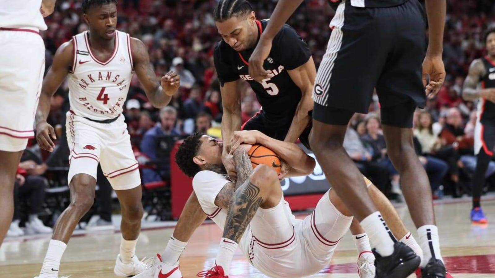 Arkansas sends Georgia to fifth straight defeat