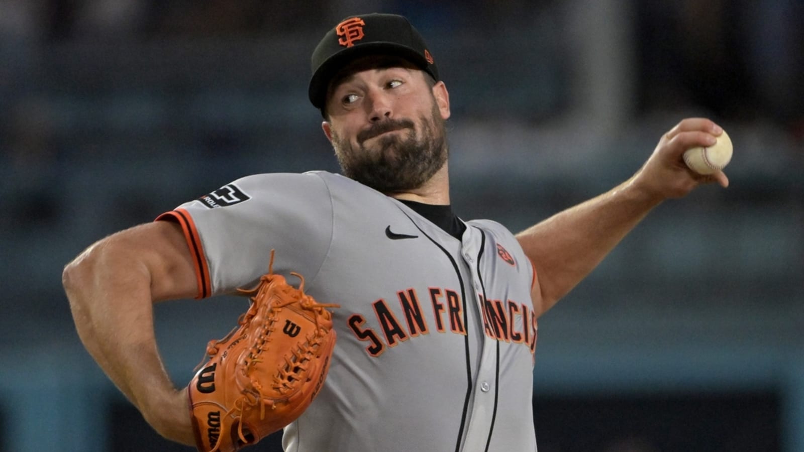 Robbie Ray shines in Giants debut, downs Dodgers