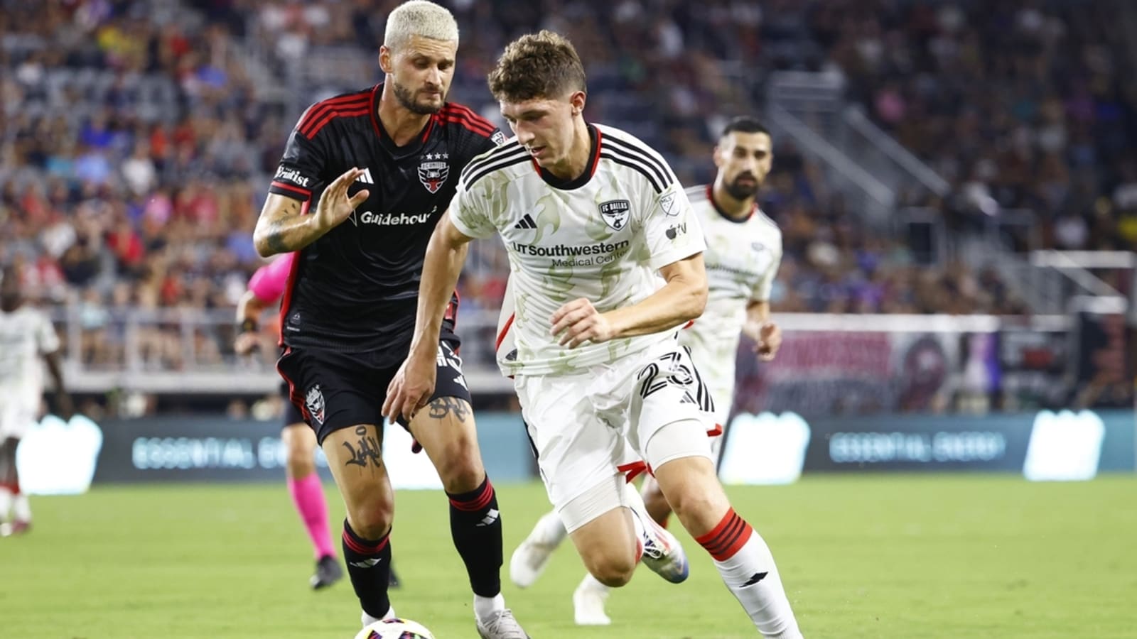 FC Dallas put up 4 goals, edge D.C. United
