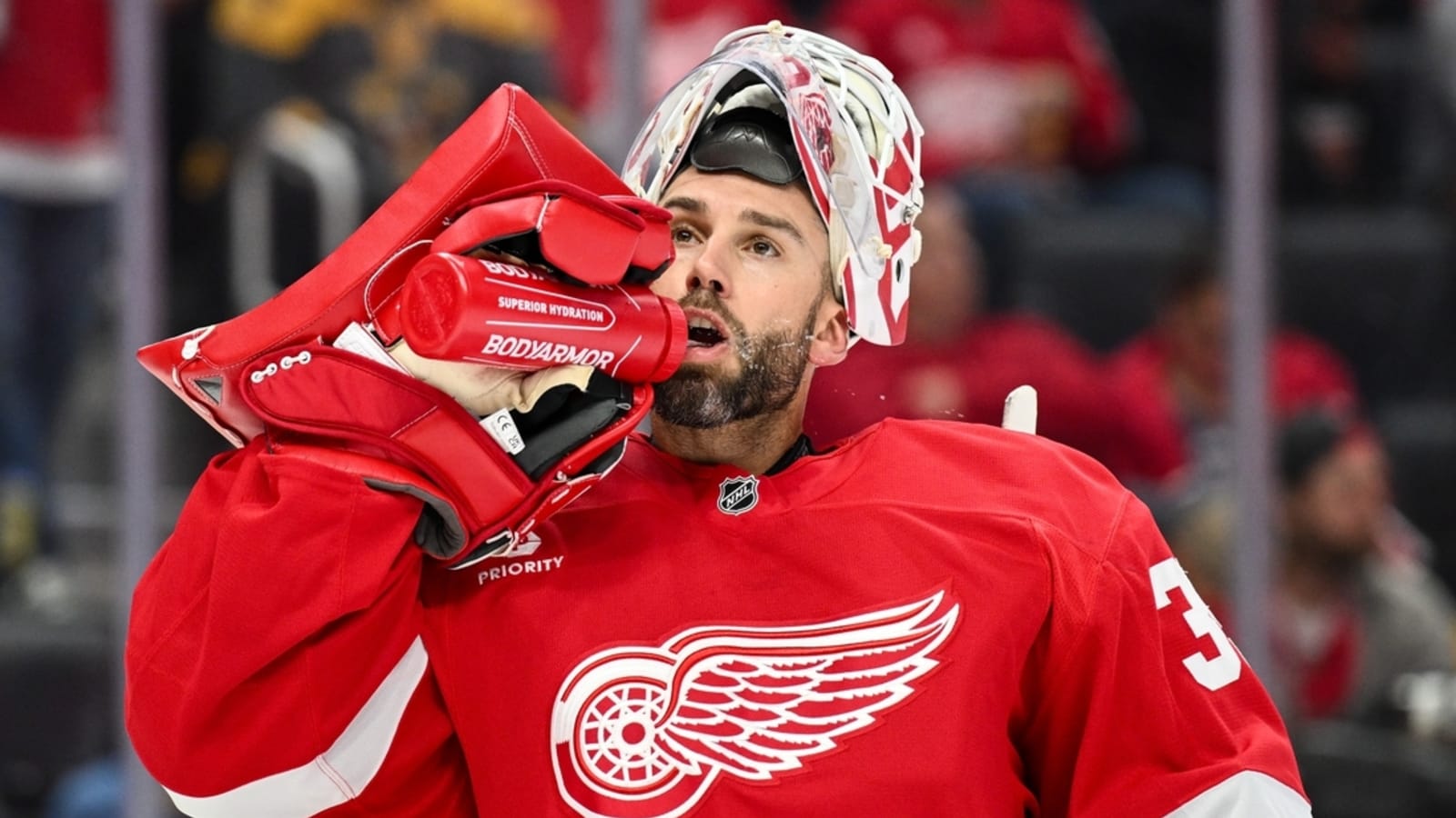 Cam Talbot stops 40 shots as Red Wings silence Predators Yardbarker