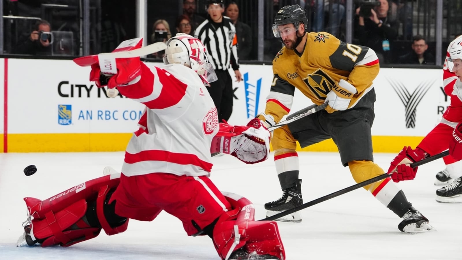 Tomas Hertl&#39;s hat trick propels Knights past Red Wings