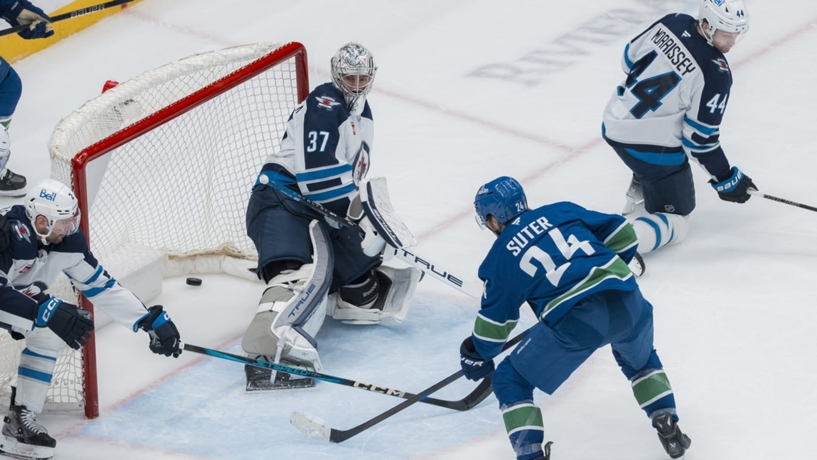Brock Boeser, Canucks slow Western Conference-leading Jets