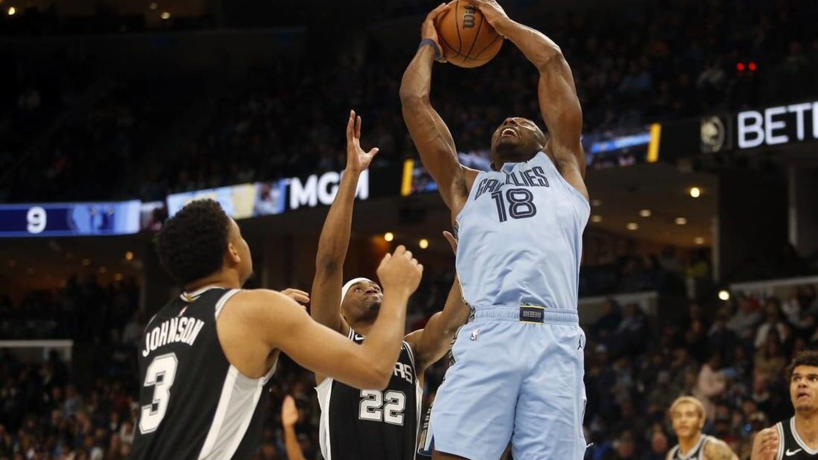 Thunder sign veteran C/F Bismack Biyombo