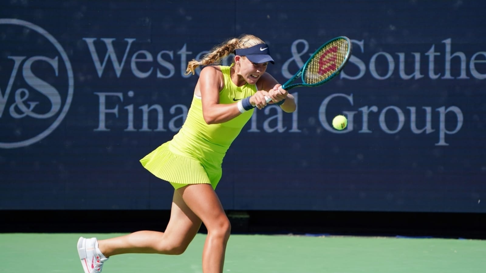 Mirra Andreeva stuns Emma Navarro at Cincinnati Open