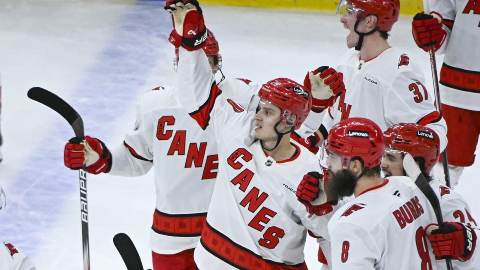 Hurricanes aim to continue &#39;digging&#39; in visit to Dallas