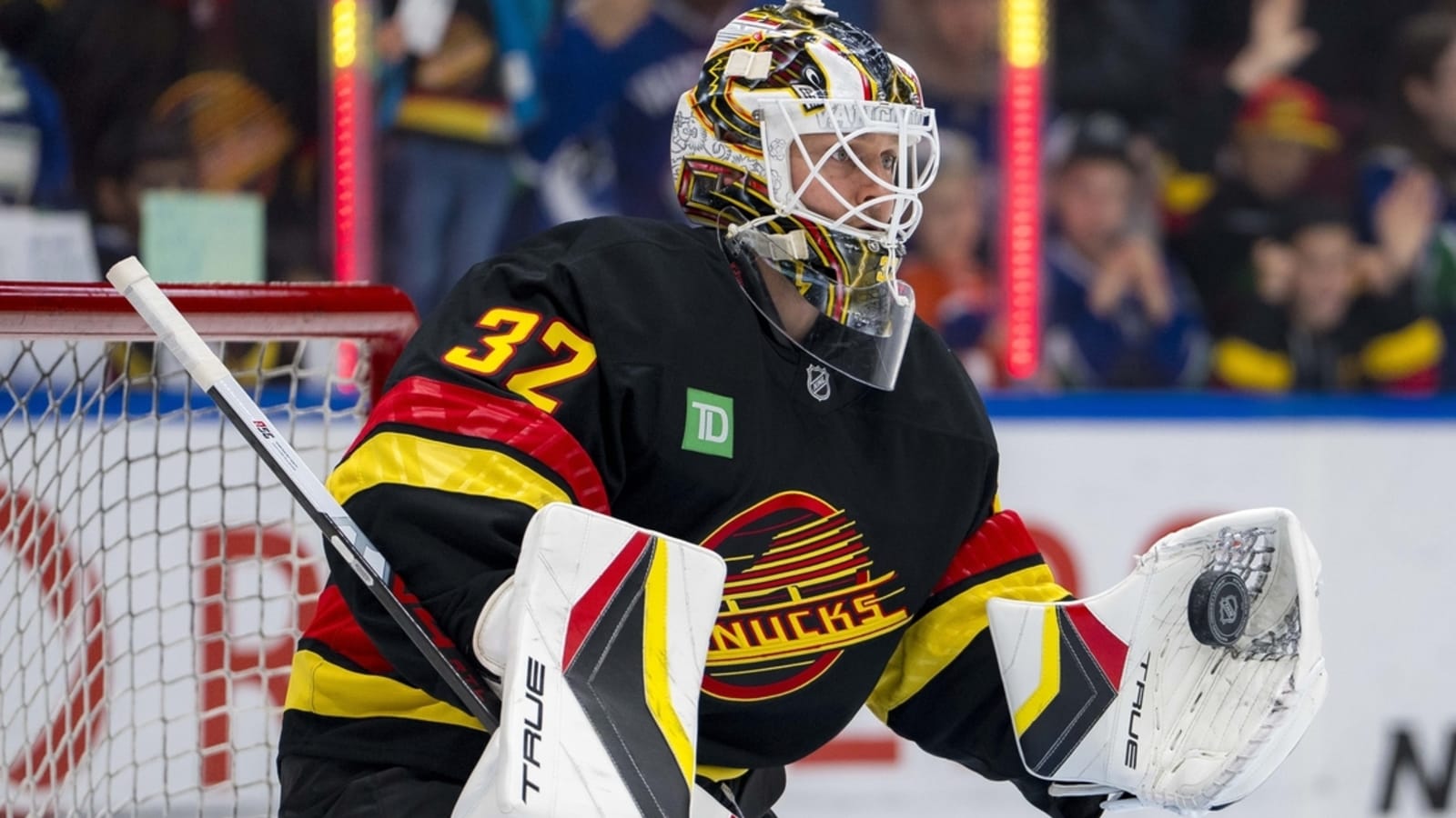 Canucks G Kevin Lankinen inks 5-year extension