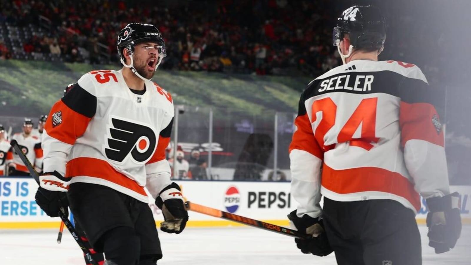 Flyers look to come out of cold, heat up vs. Blackhawks