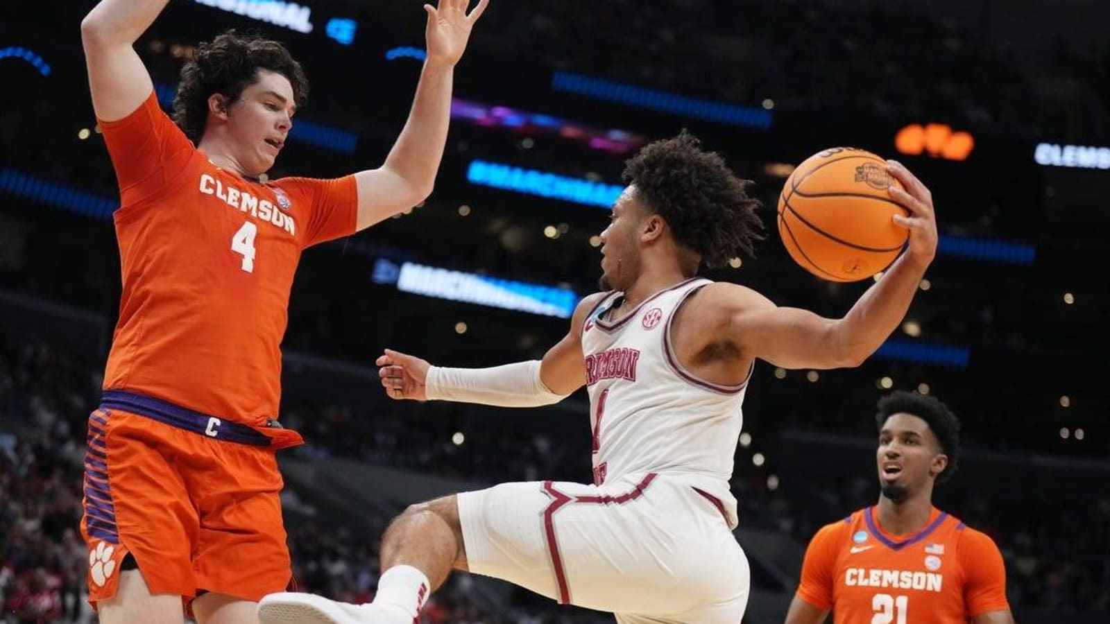 Alabama heats up, ousts Clemson to reach first Final Four