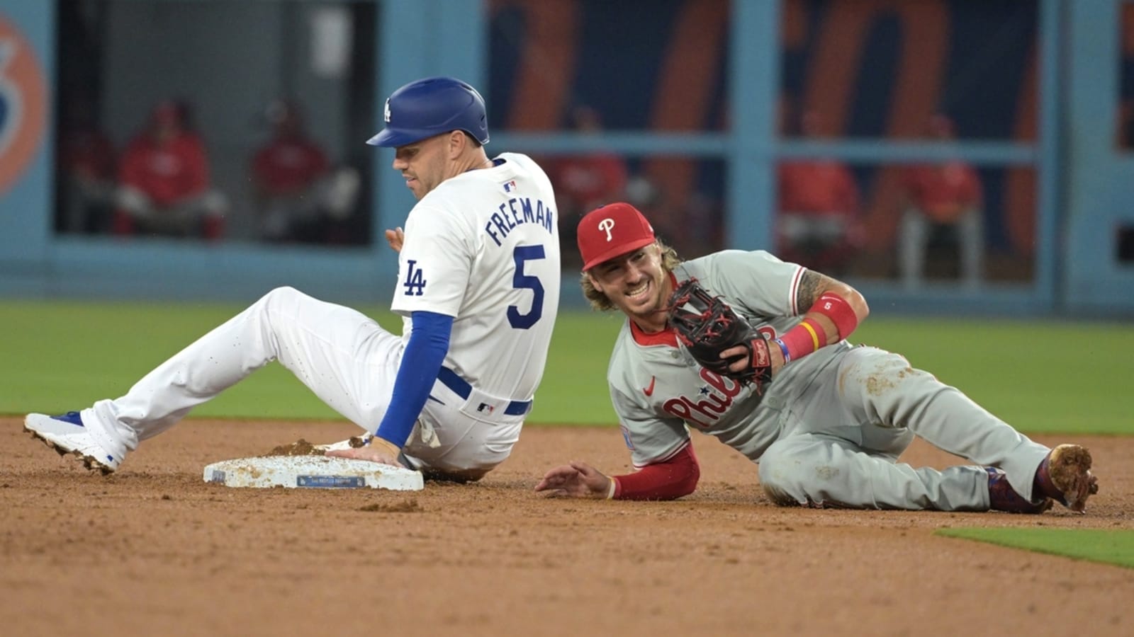 Kyle Schwarber (3 HRs, 7 RBIs) powers Phillies past Dodgers