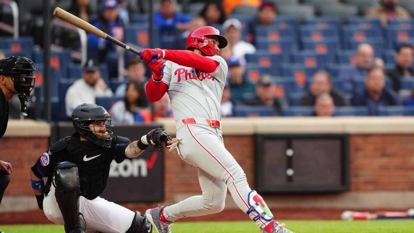 Phillies rally in ninth, top Mets in 10th