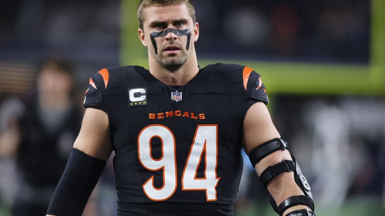 Bengals DE Sam Hubbard, 29, retires