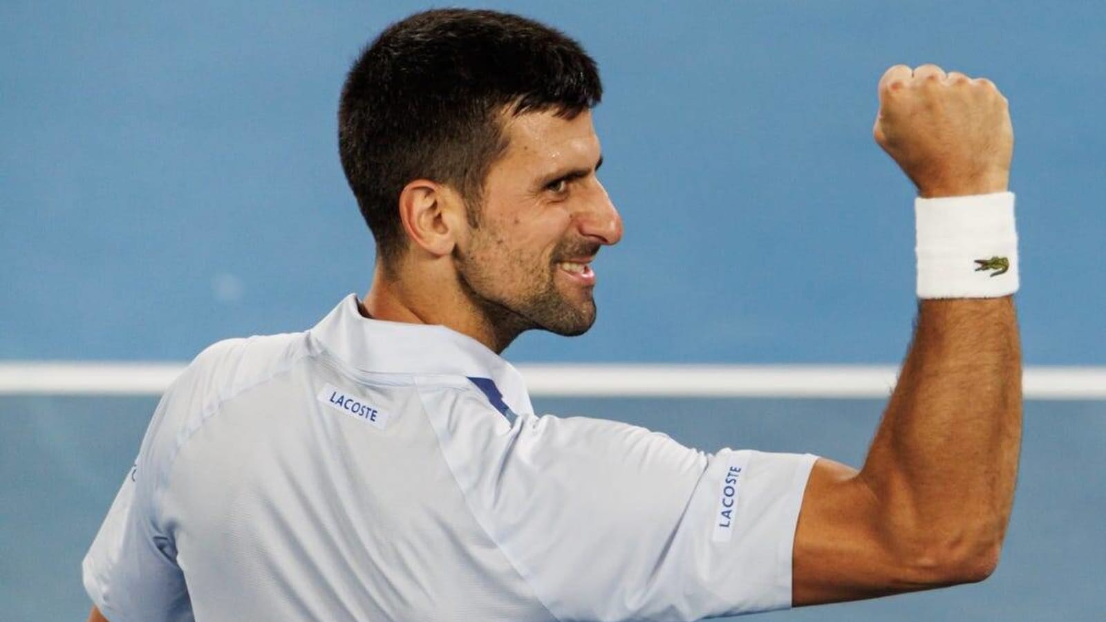 Novak Djokovic advances to semis at Australian Open
