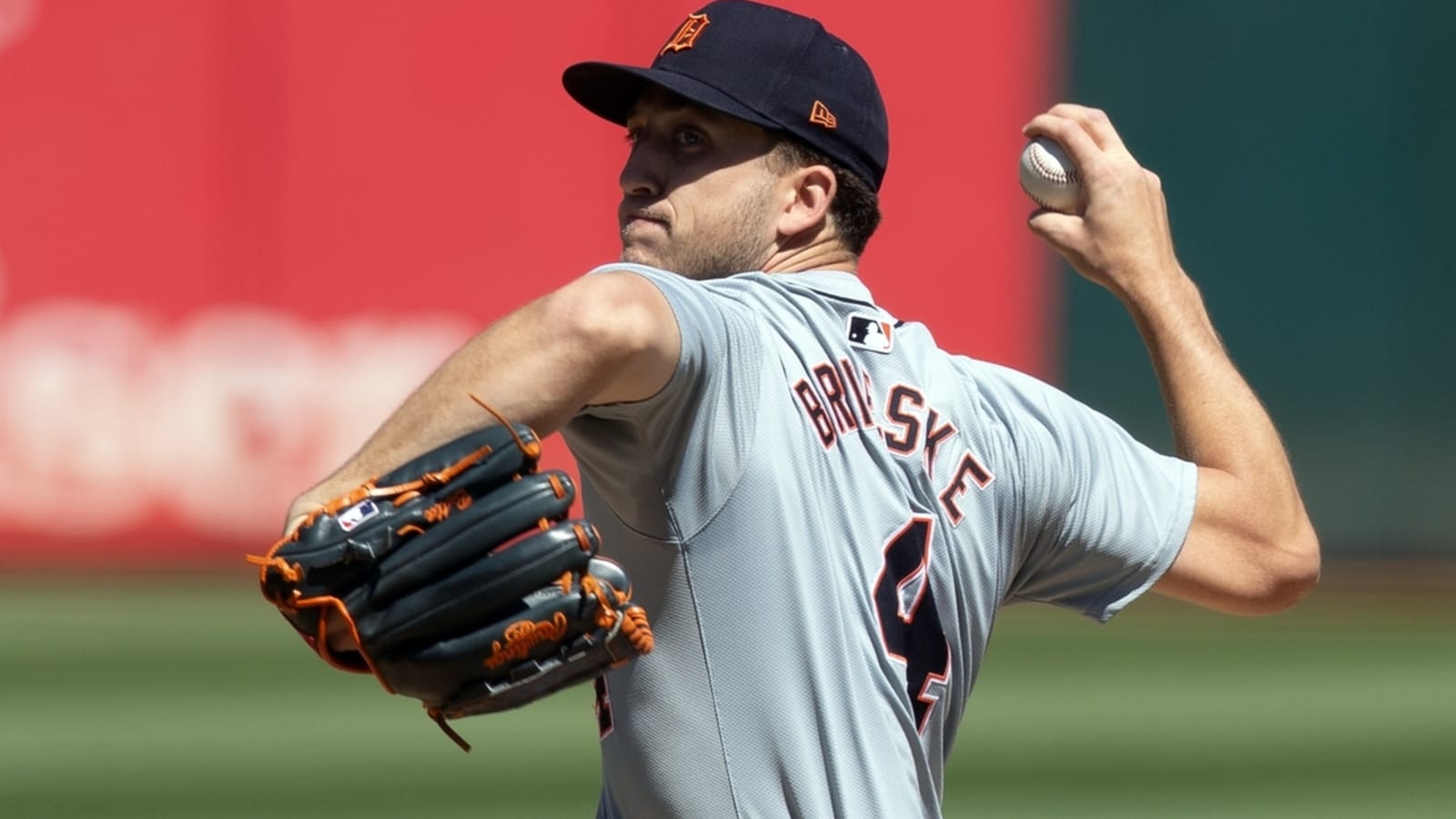 Tigers blast Athletics with big eighth inning