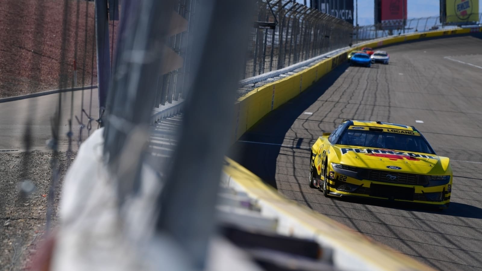 Joey Logano wins in Vegas, locks up championship berth