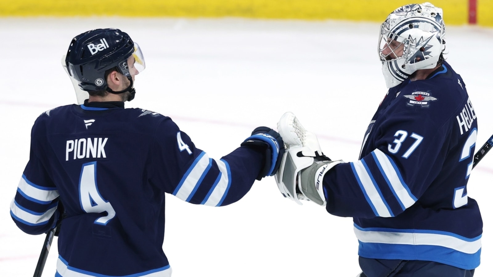 NHL roundup: Jets&#39; Connor Hellebuyck earns 300th win