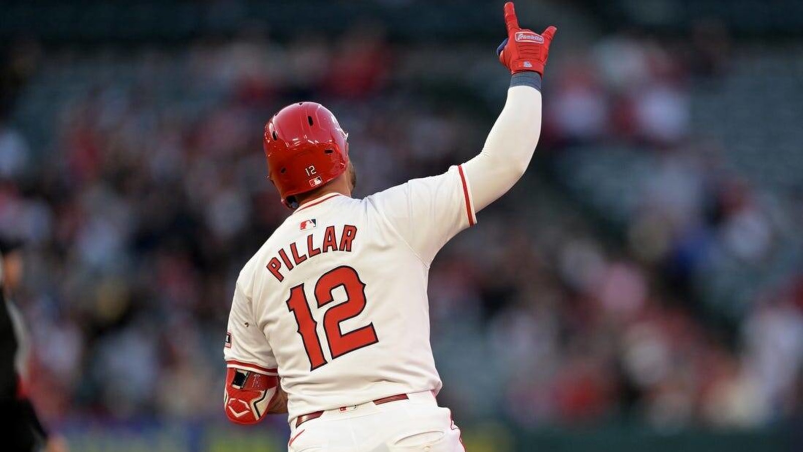 Cardinals score 8 runs in 7th inning to rally past Angels