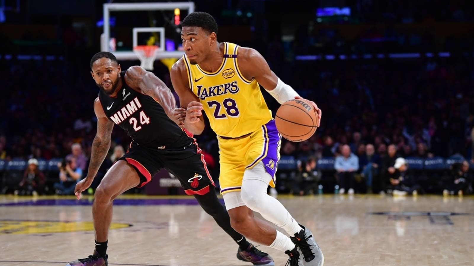 Lakers end 3-game skid with win over Heat