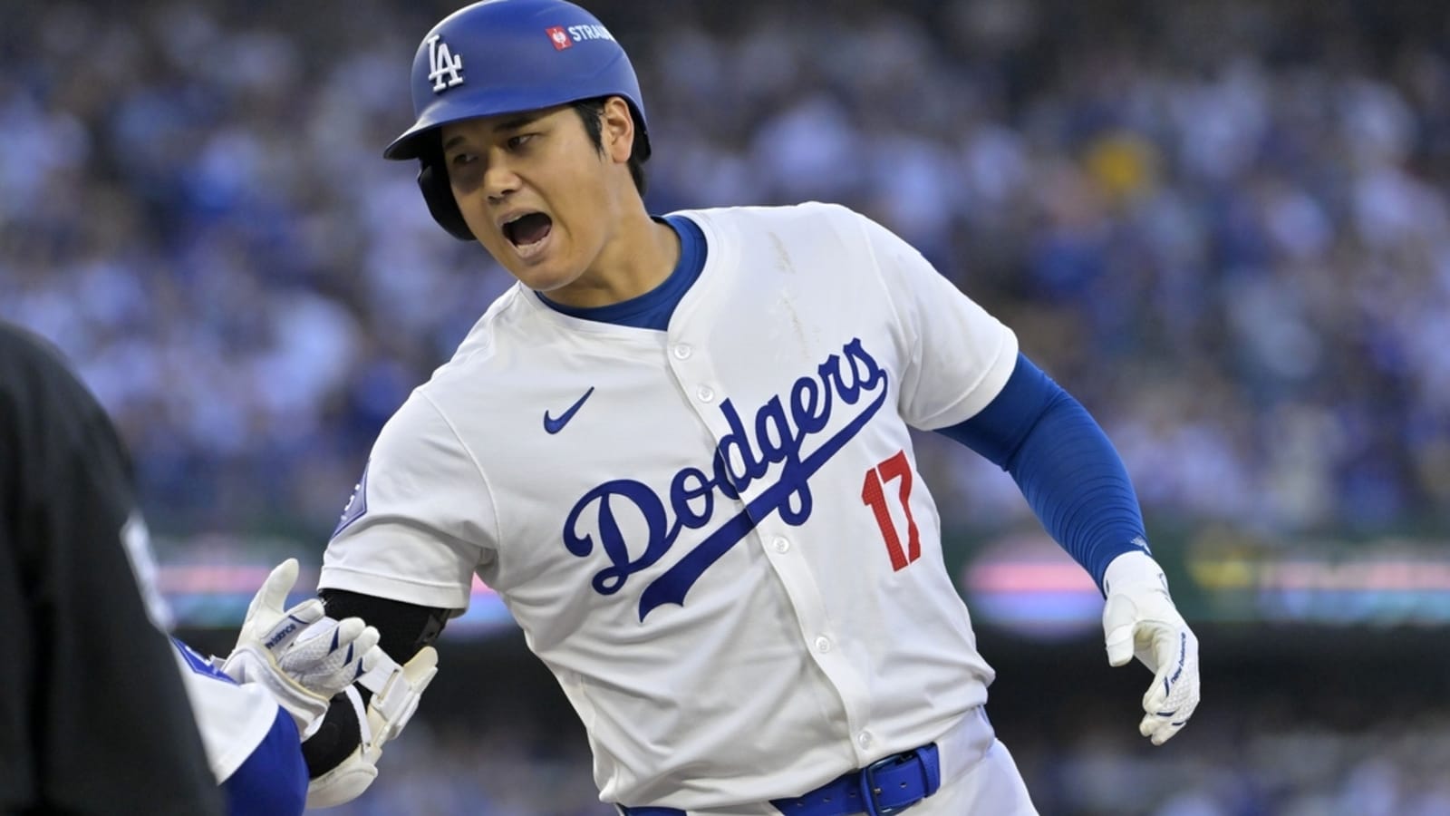 Dodgers pound Mets to open NL Championship Series