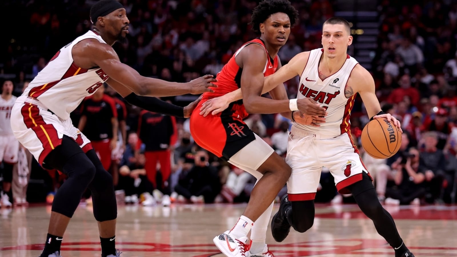 7 ejected late in Heat&#39;s comeback win over Rockets