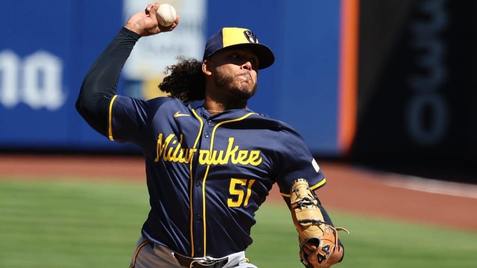 Brewers prevail as Freddy Peralta, bullpen hold Mets to one hit