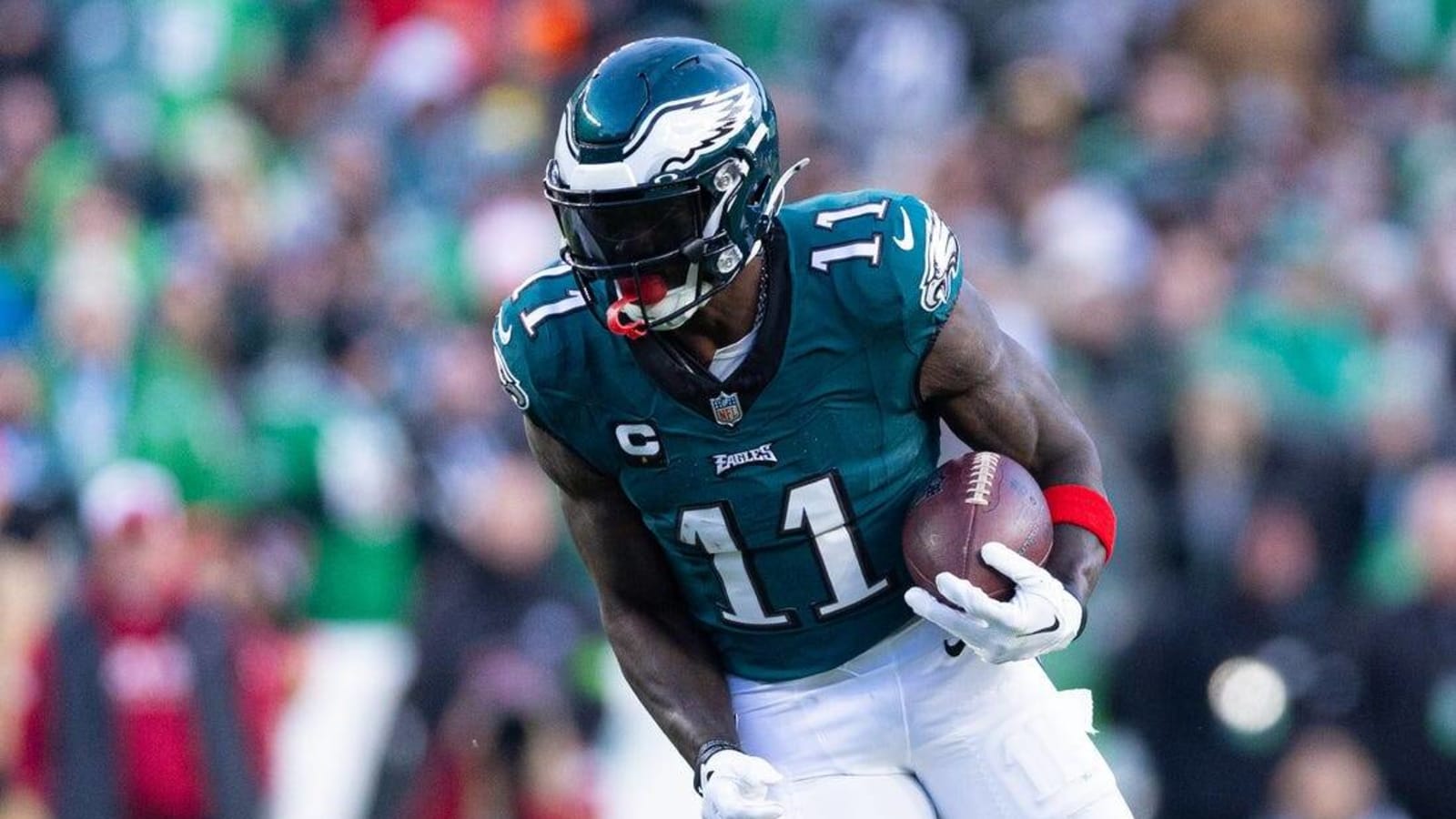 Reports: Eagles WR A.J. Brown lands 3-year, $96M extension