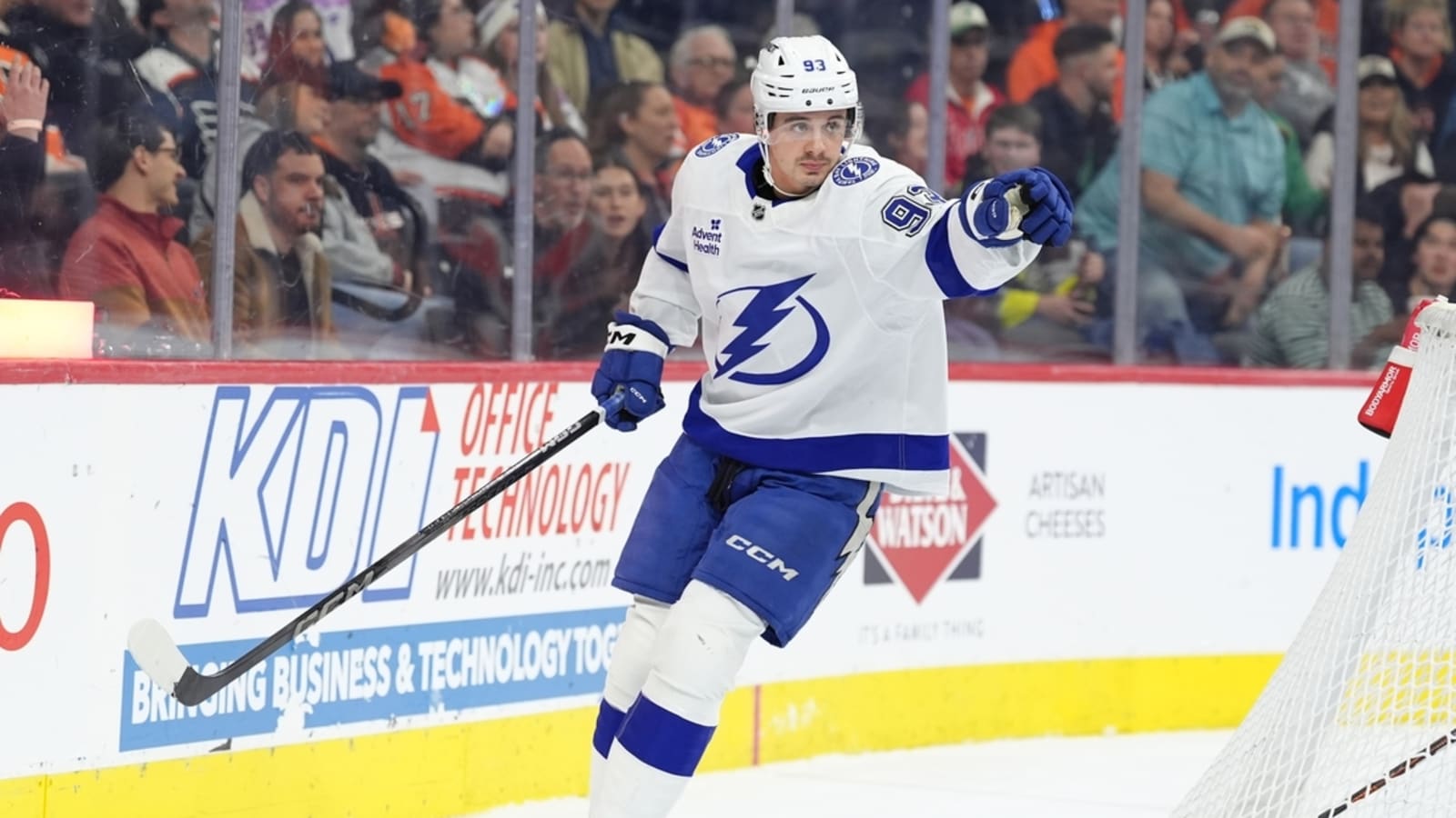 Lightning continue key road stretch against Utah