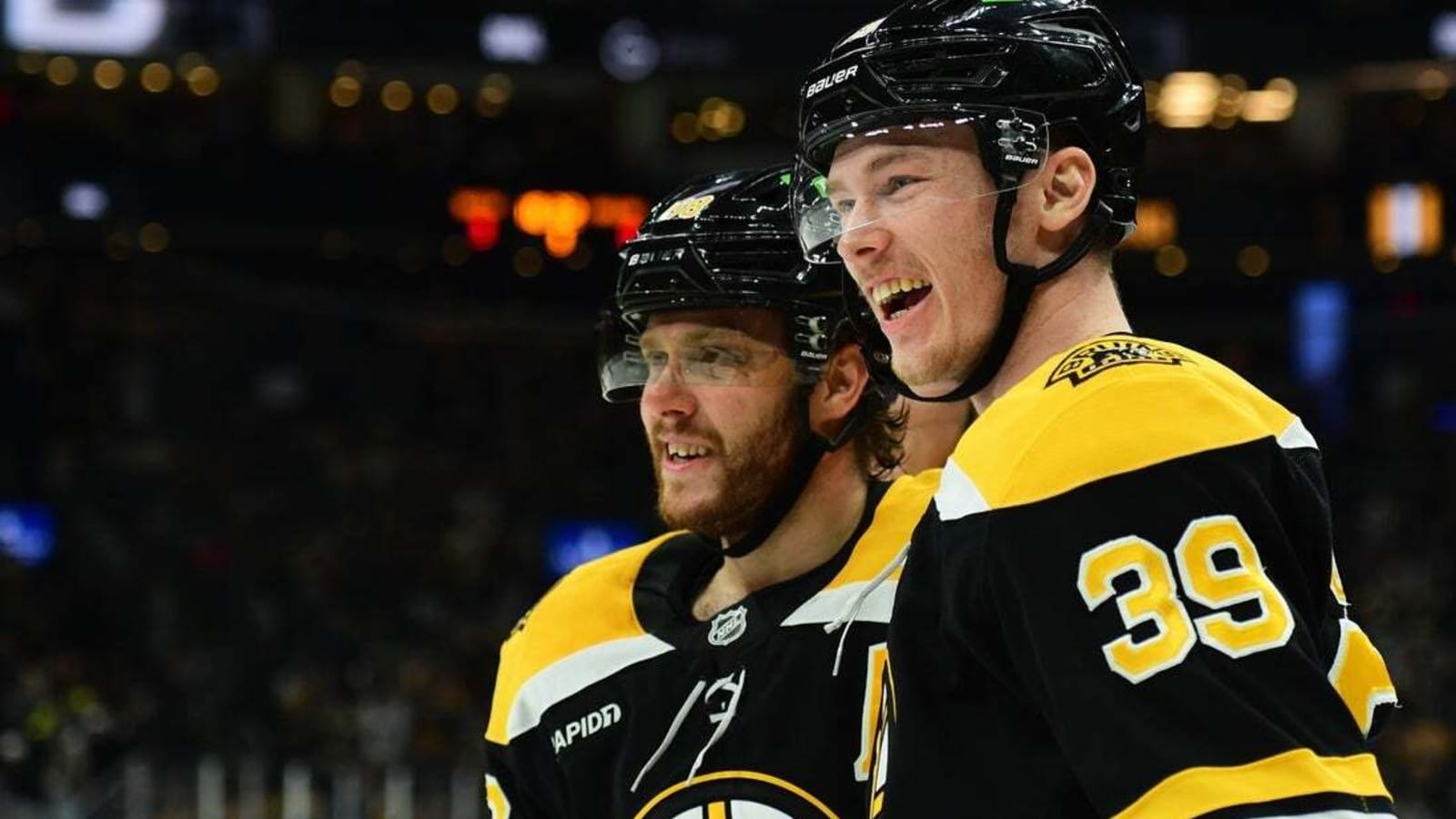 With season winding down, Bruins and Blackhawks search for good feelings