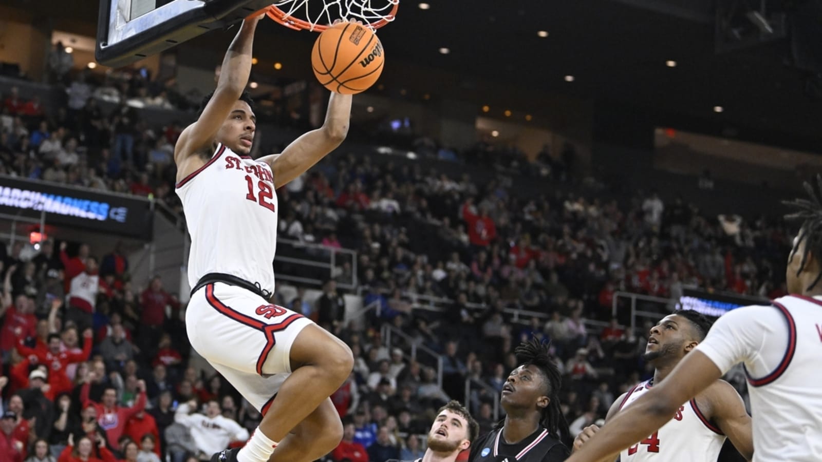 RJ Luis Jr., No. 2 St. John&#39;s heat up, take down Omaha
