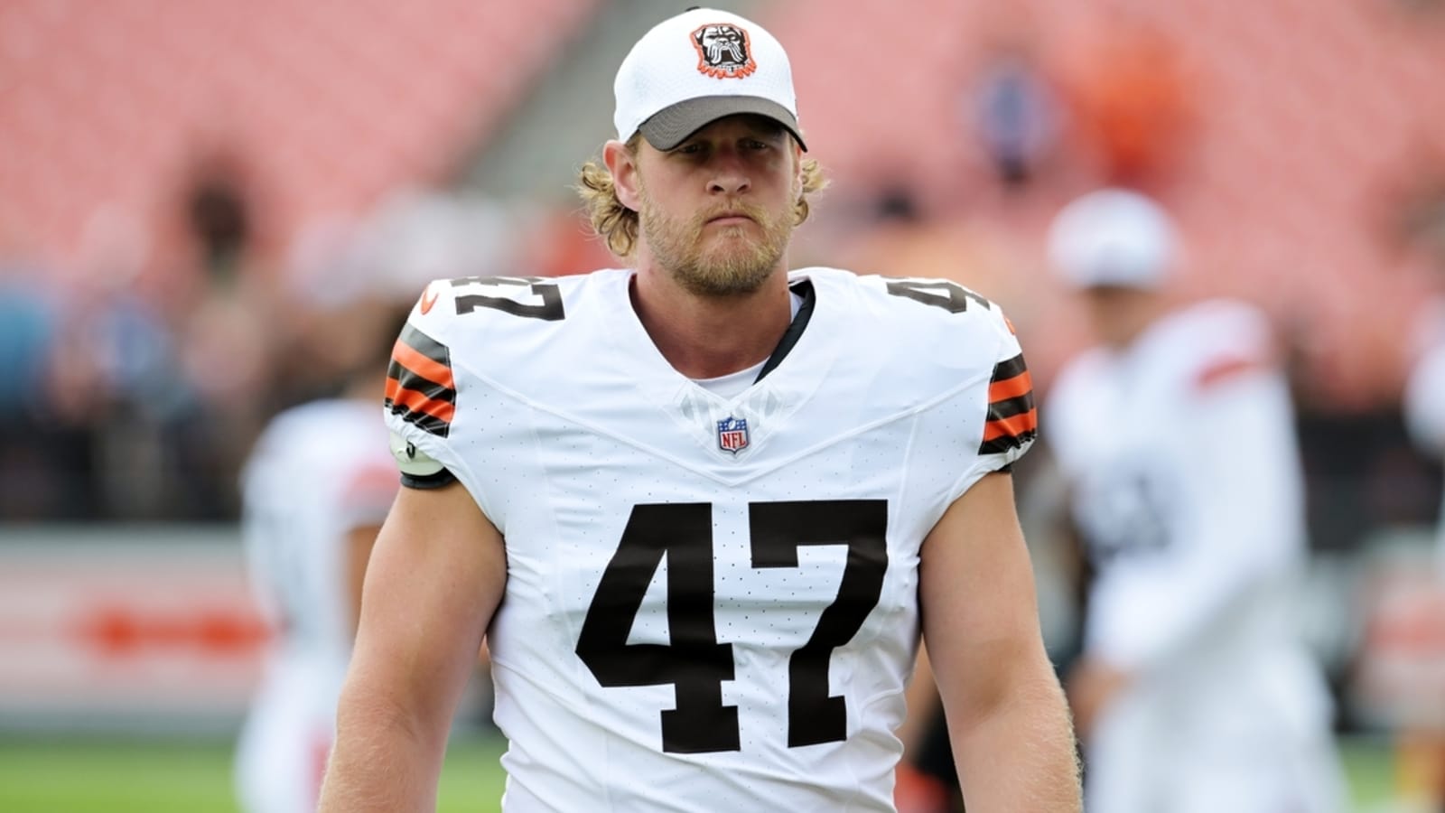 Browns release longtime LS Charley Hughlett