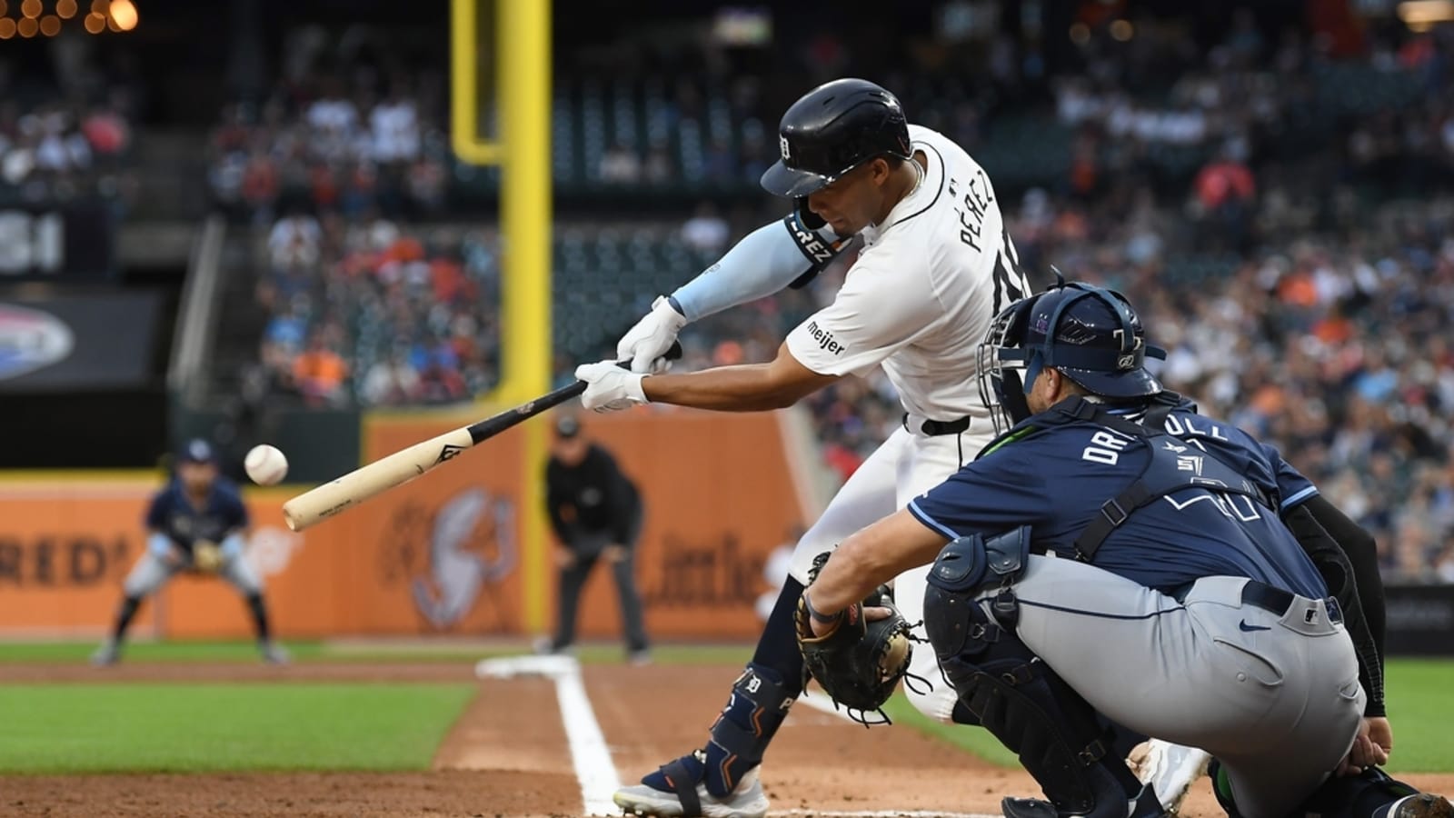 Tigers extend hot streak with rout of Rays