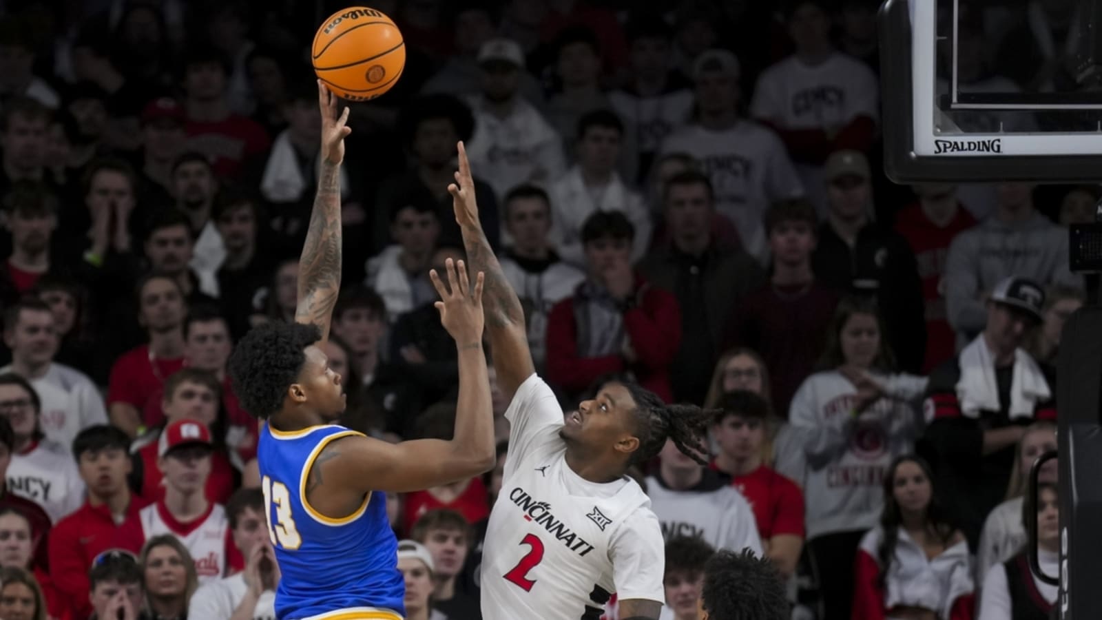 West Virginia takes control early, cruises past Cincinnati