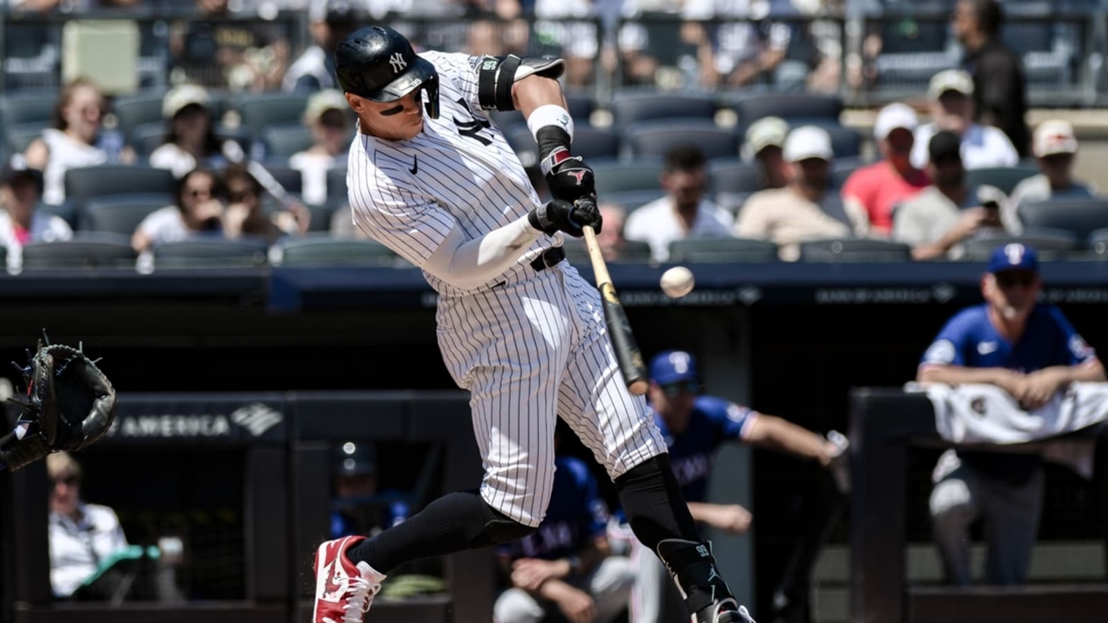 Austin Wells leads Yankees to dominant win over Rangers