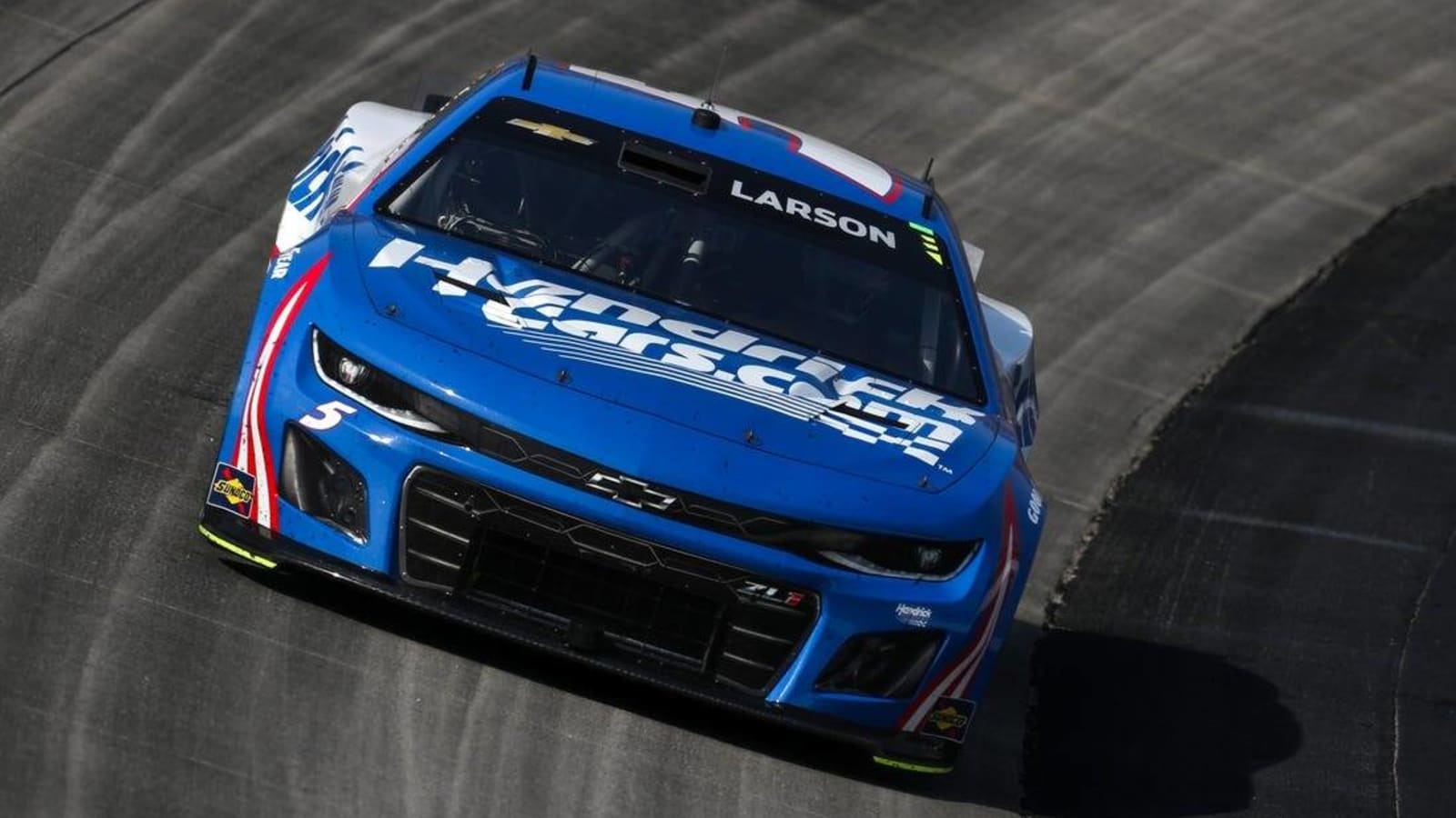 Kyle Larson beats Chris Buescher by 0.001 seconds in Kansas thriller