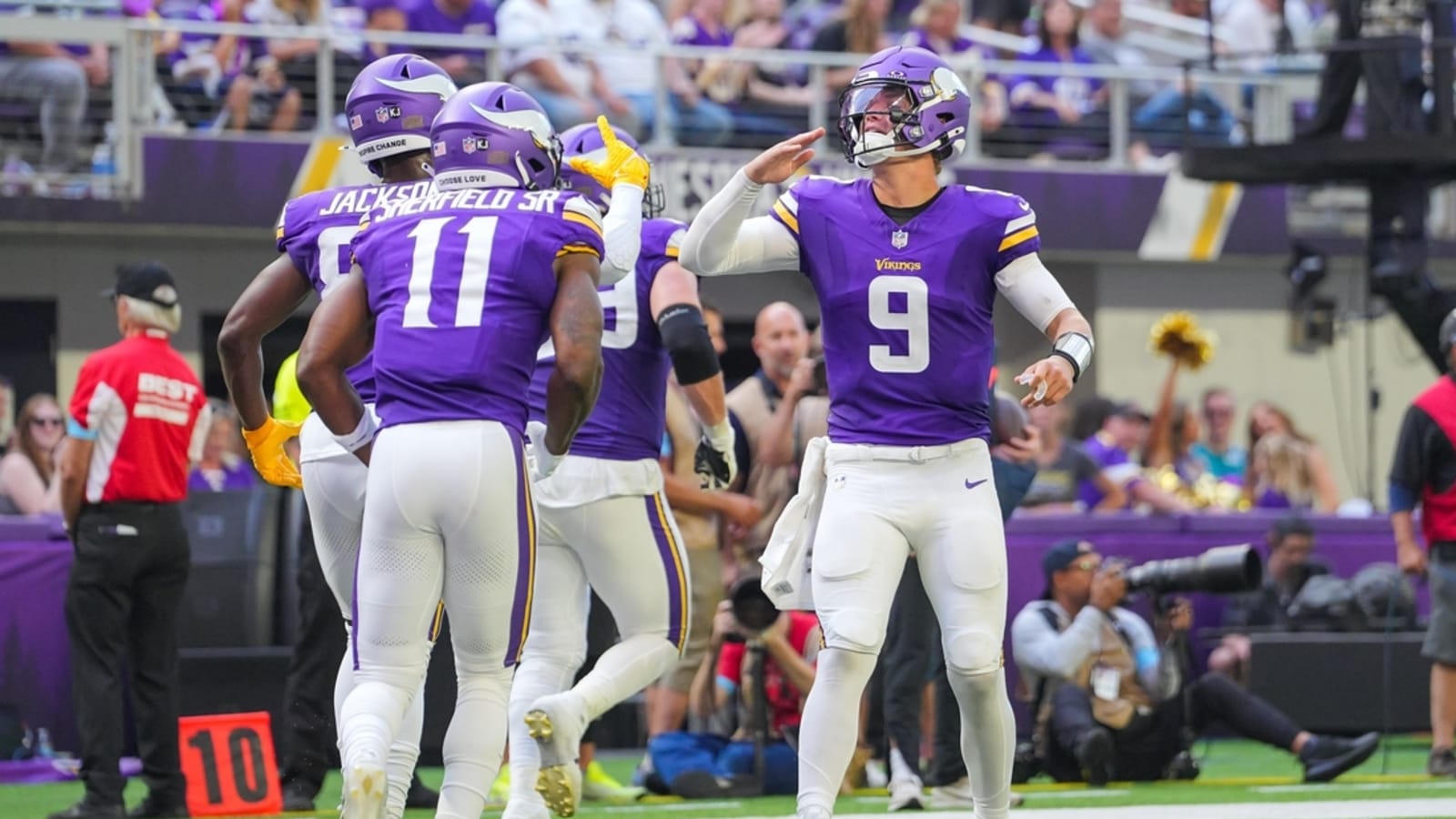Swelling sends QB J.J. McCarthy into second knee surgery