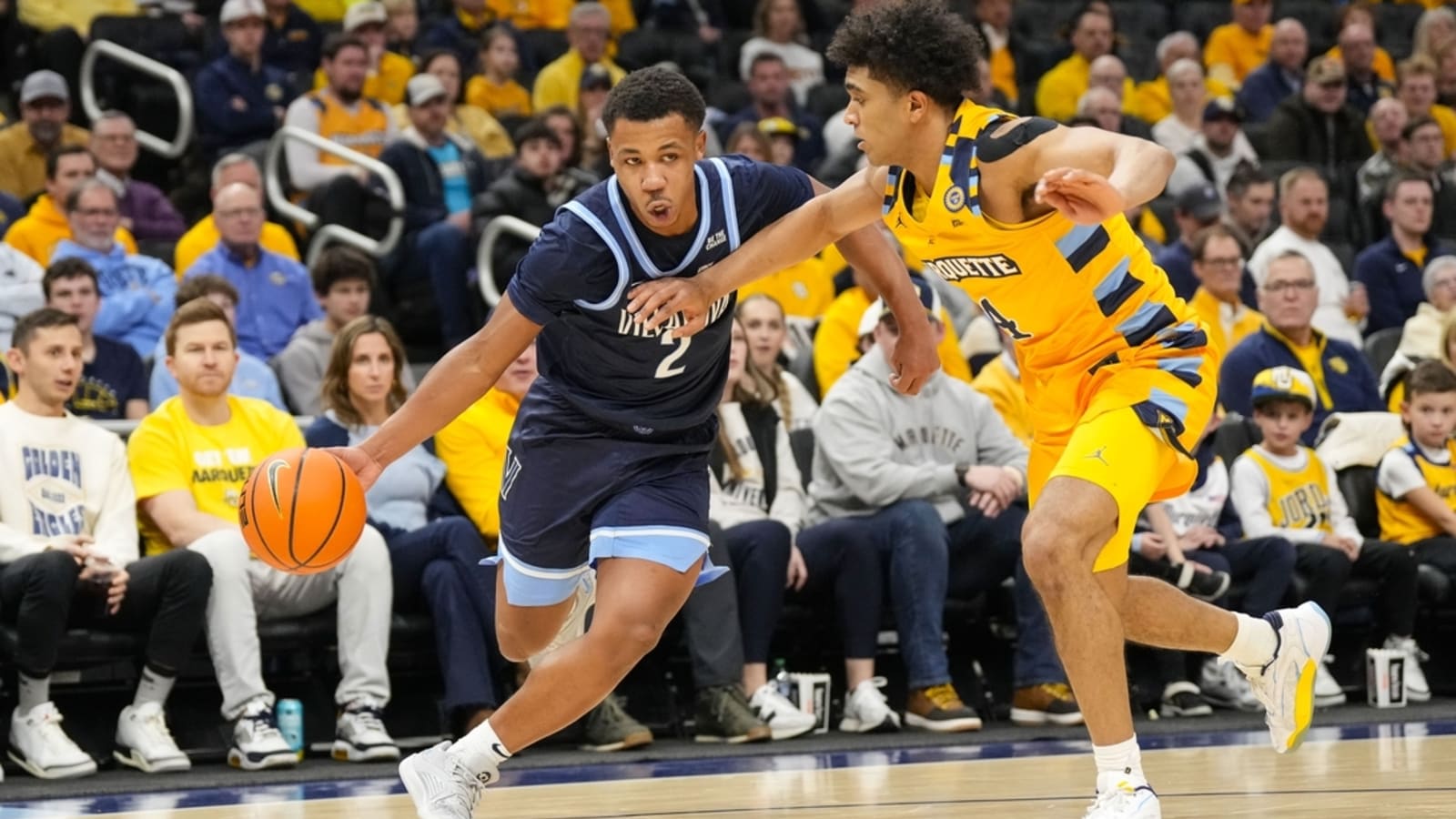 Stevie Mitchell, No. 10 Marquette handle Villanova
