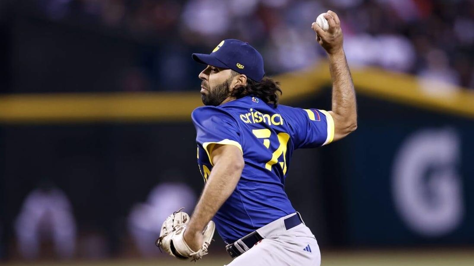 Dodgers add to bullpen, call up RHP Nabil Crismatt