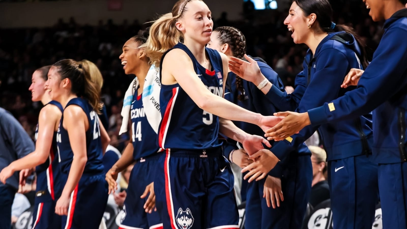 Women&#39;s Top 25 roundup: Paige Bueckers, No. 5 UConn rout Seton Hall